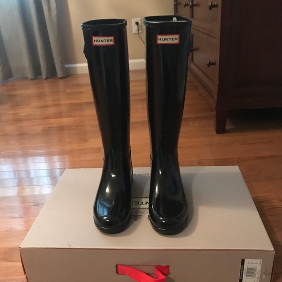 Hunter refined gloss boots- US size 6 - Picture 2 of 5